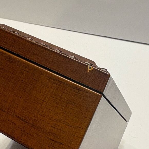 Sankyo Wood Rope Trim Jewelry Picture Music Box Plays Thats What Friends Are For - Picture 12 of 14